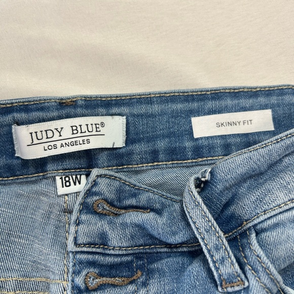 Judy Blue Light Blue skinny Jeans - Picture 5 of 11